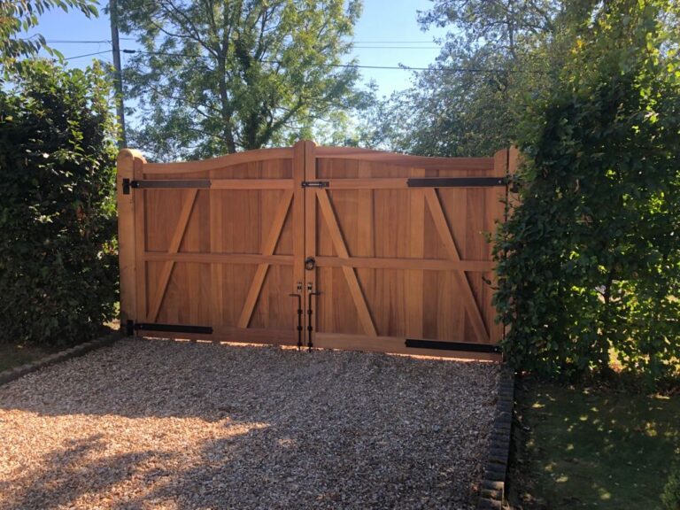 Close-boarded fence run with gravel boards